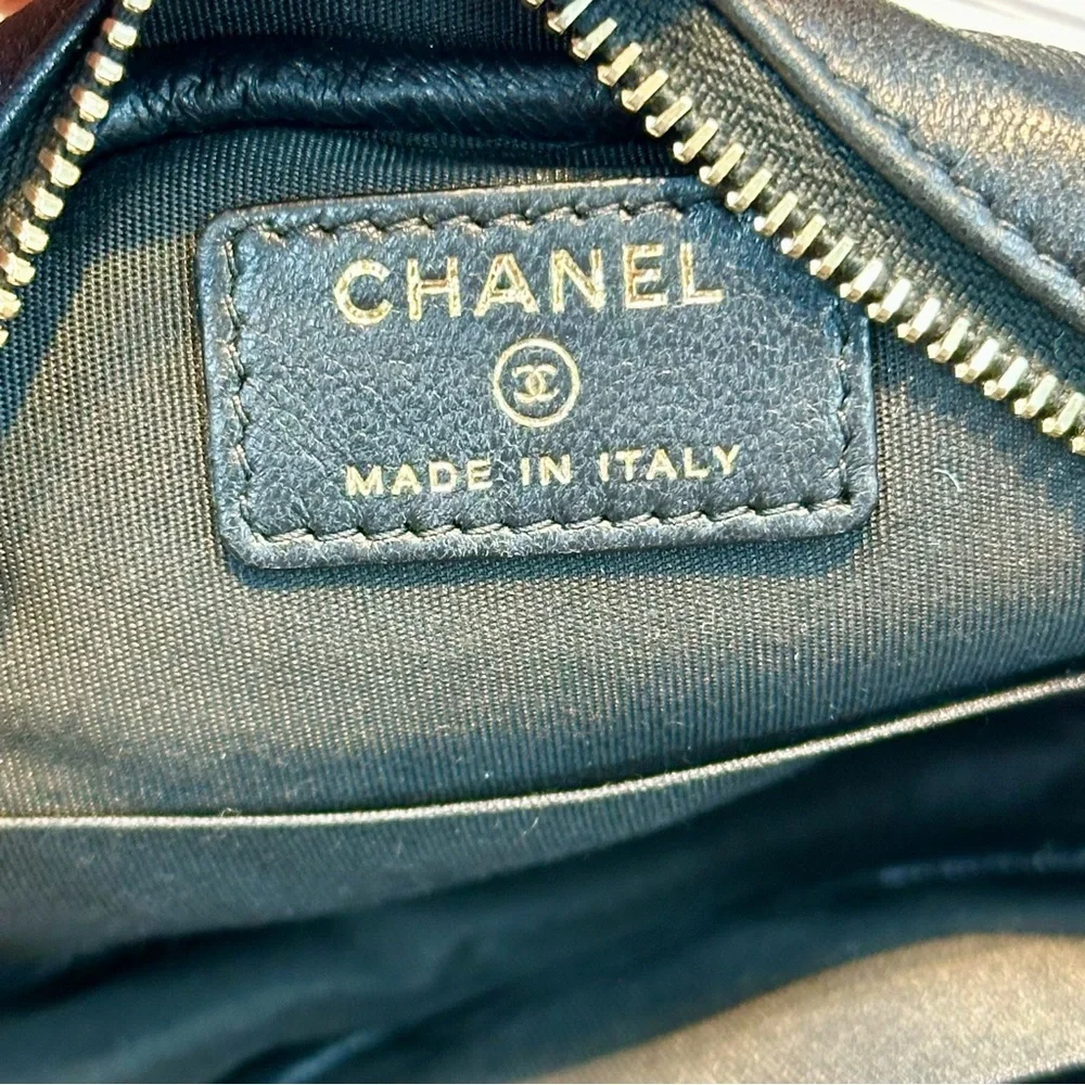 RARE Chanel CC Logo Lucky Charms Mini Crossbody Bag - Picture 5 of 6